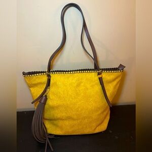 Madi Studio by Madi Claire"Soyora' Tool Embossed Floral Zip Top Tote Bag - EUC